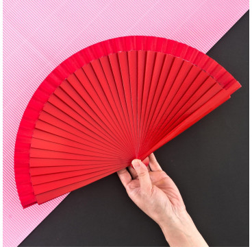 Abanico Rojo liso madera 23cm